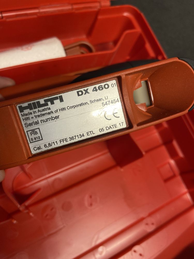 Hilti dx 460 nou cu magazie cuie si bolturi fixari metalice hale