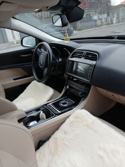 Jaguar xe adblu .
