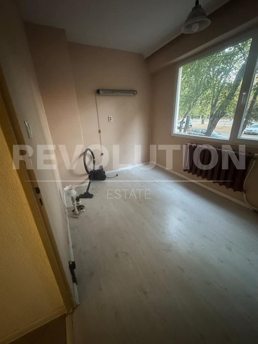 Продава се Четиристаен апартамент в Пловдив, Южен - 90 кв.м за 1489 €/кв.м - Снимка #15