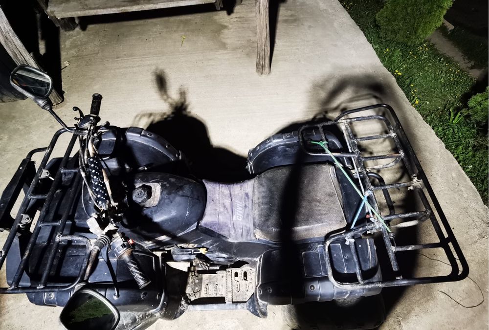 Vând sau schimb atv