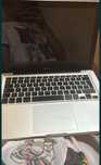 Vand macbook pro  2011 ,i5   cu defect