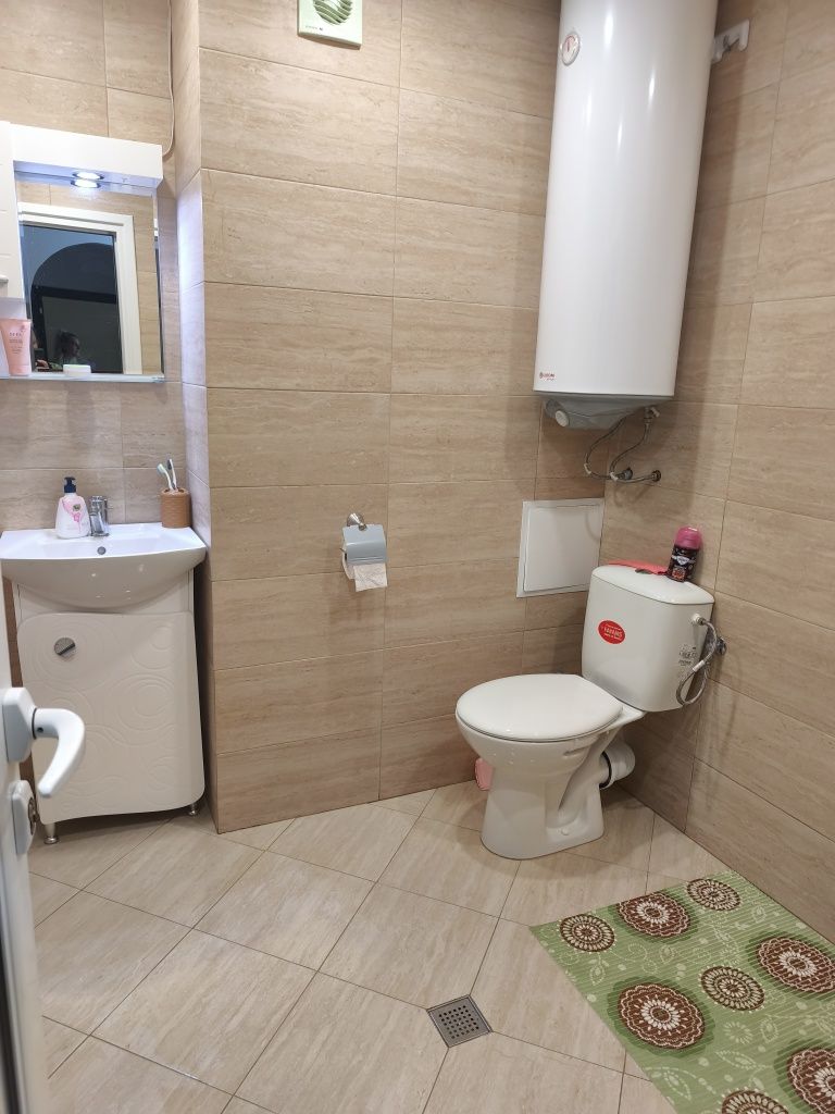Продава се Двустаен апартамент в Хасково, Тракийски - 70 кв.м за 714 €/кв.м - Снимка #1