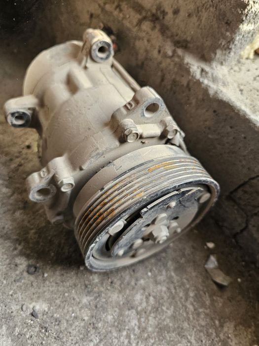 Продам компрессор испаритель  и радиатор на гольф 3