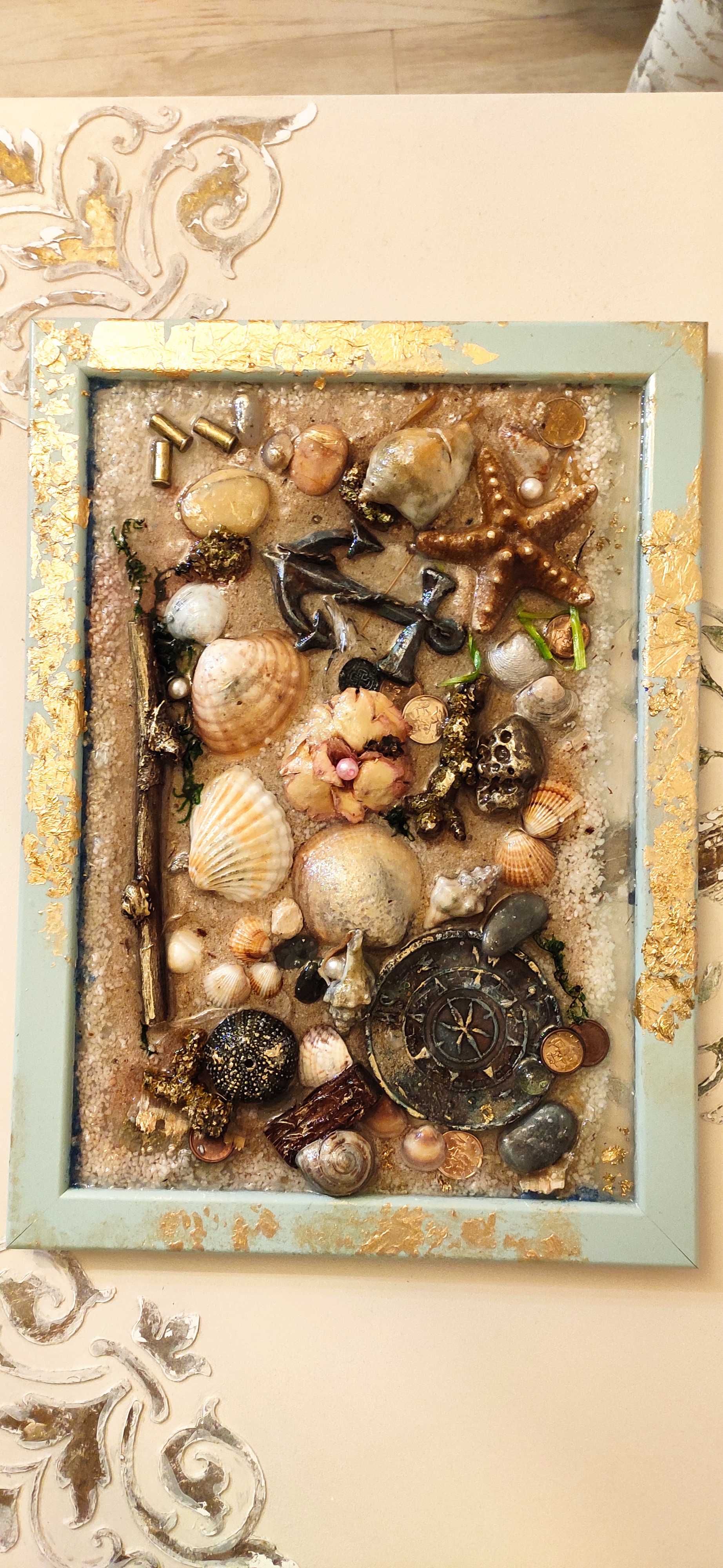 Картина с морски раковини и епоксидна смола