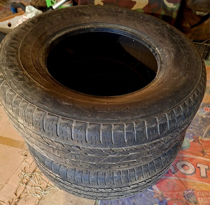 Продам шины 2 шт на 17 на крузак