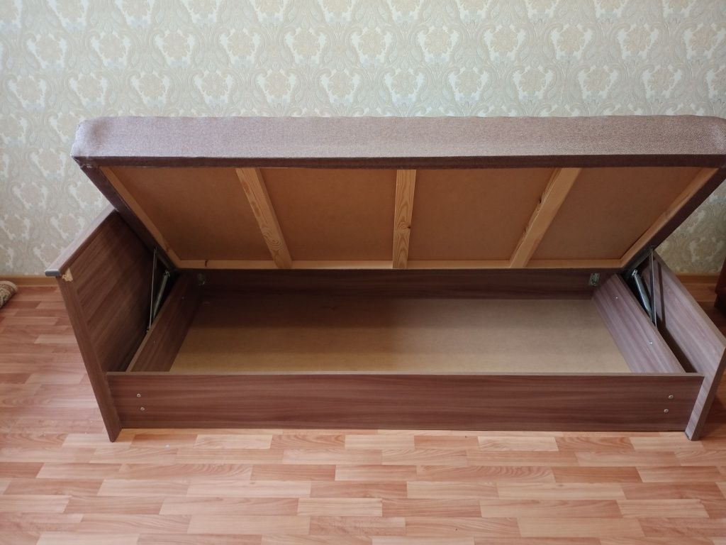 Кровать Б/у. В хорошем состоянии