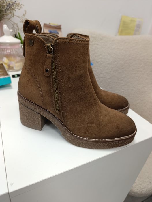 Дамски велурени ботуши