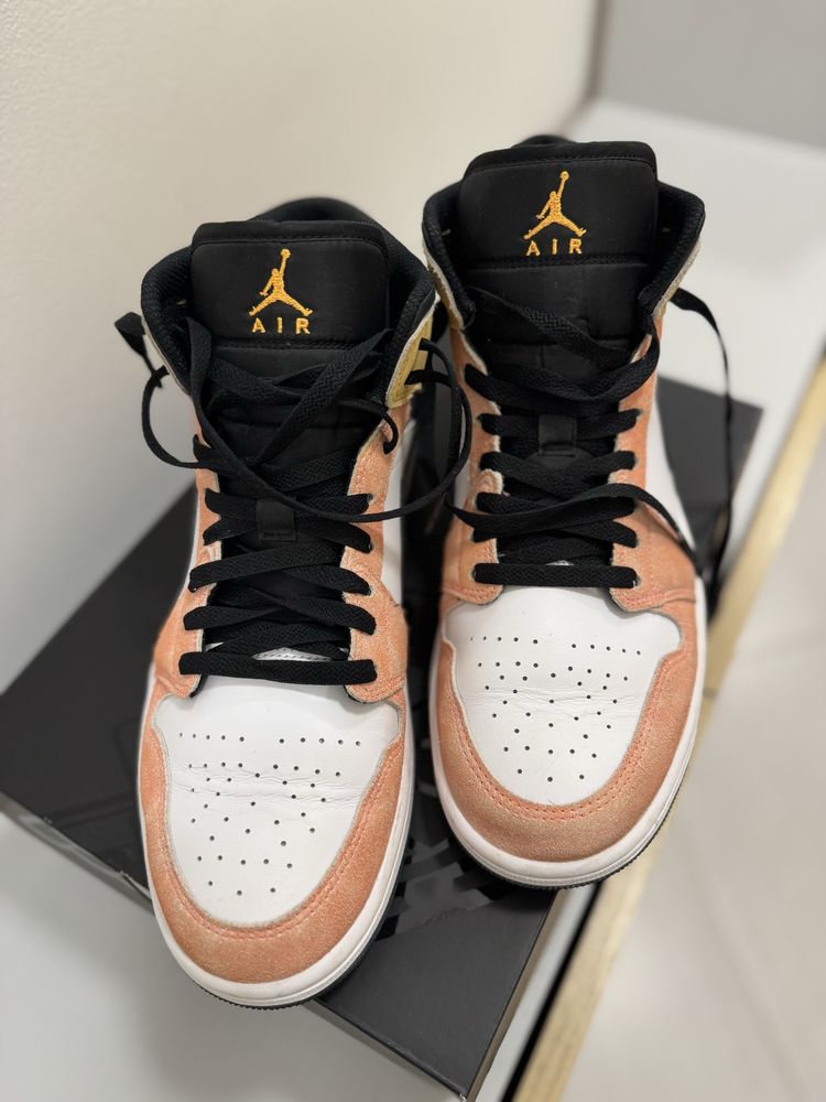 Nike Jordan 1 Mid