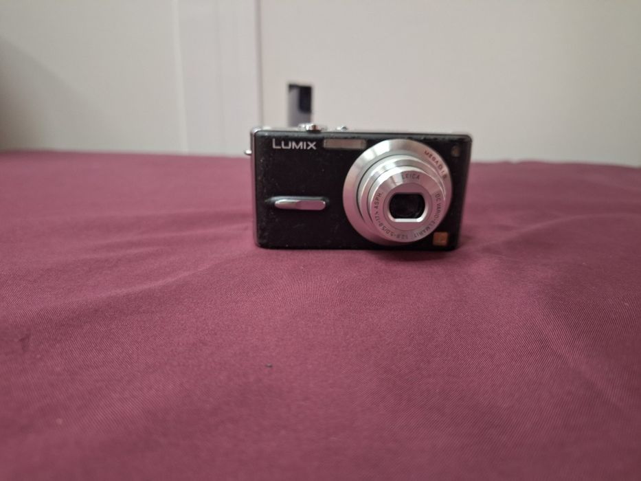 цифров фотоапарат Panasonic Lumix DMC-FX9,Leica обектив,нова батерия