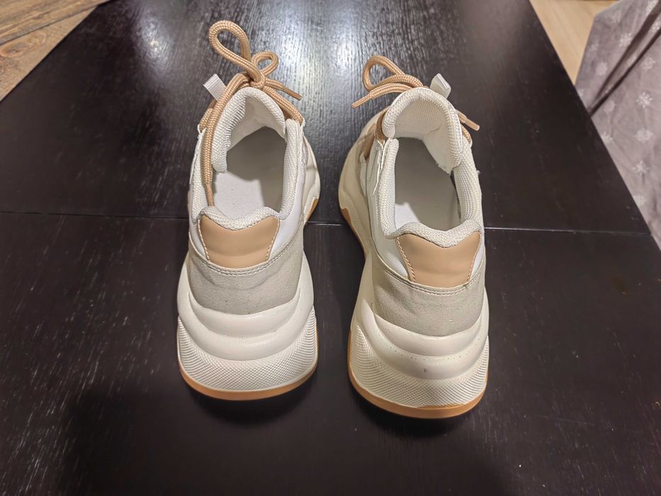 Дамски спортни маратонки 39 номер