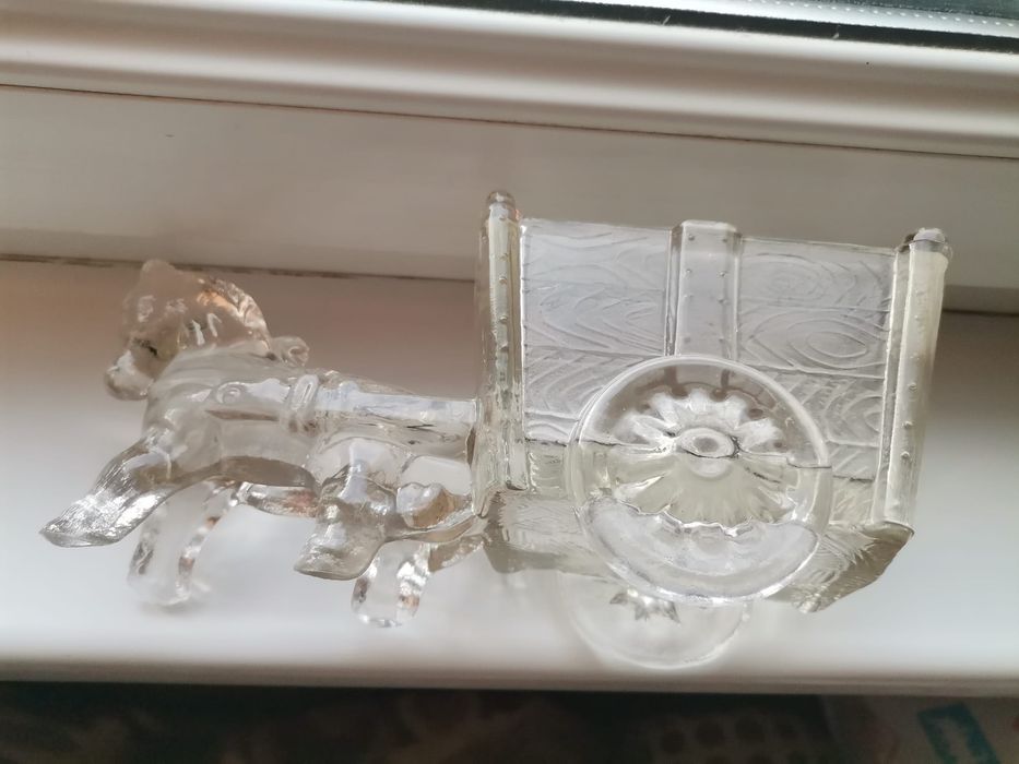 Стъклена бонбониера 1970