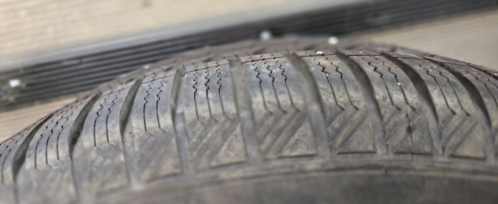 Anvelope de iarna + jante 225 / 65 / R17 106 H