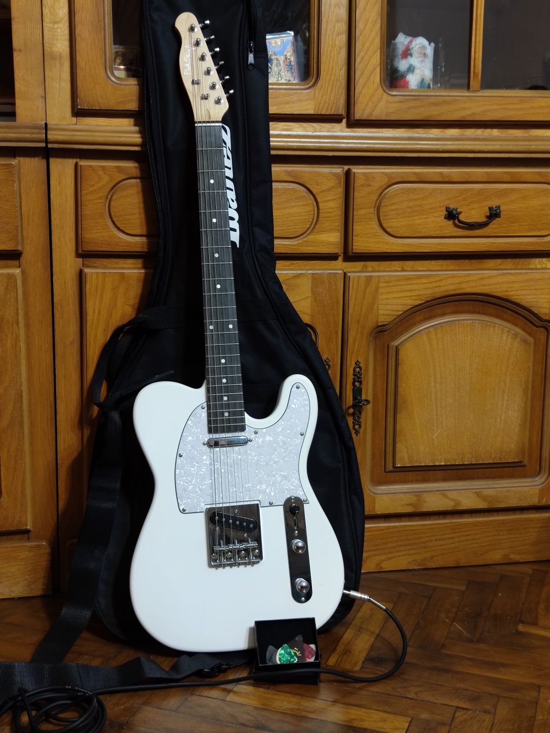 Chitară electrică model telecaster