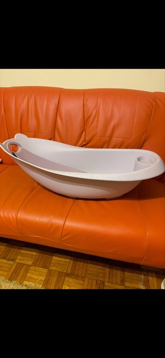 Cădiță pentru bebeluși cu reductor și suport antiderapant