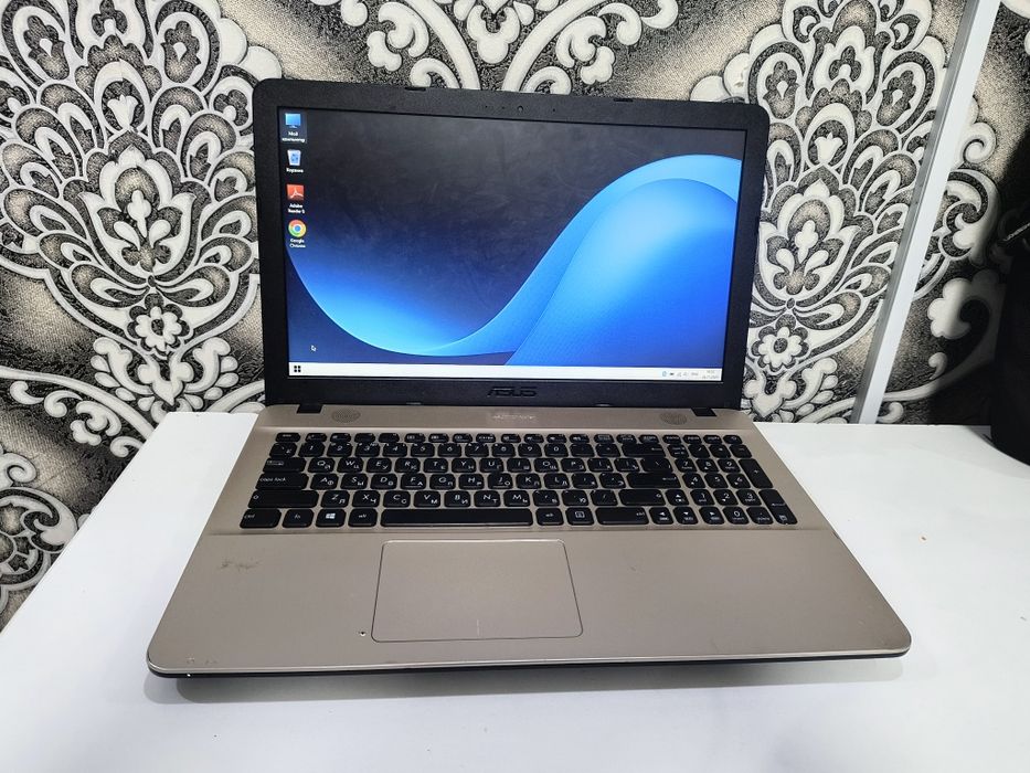Ноутбук Asus в отличном состоянии