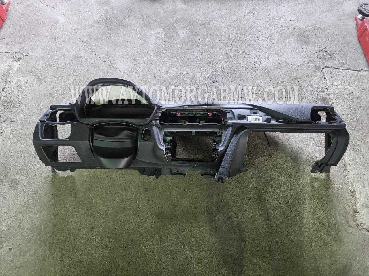 Арматурно табло  черно Ф30 Ф31 Бмв Bmw F30 F31 ф32 ф33 ф34