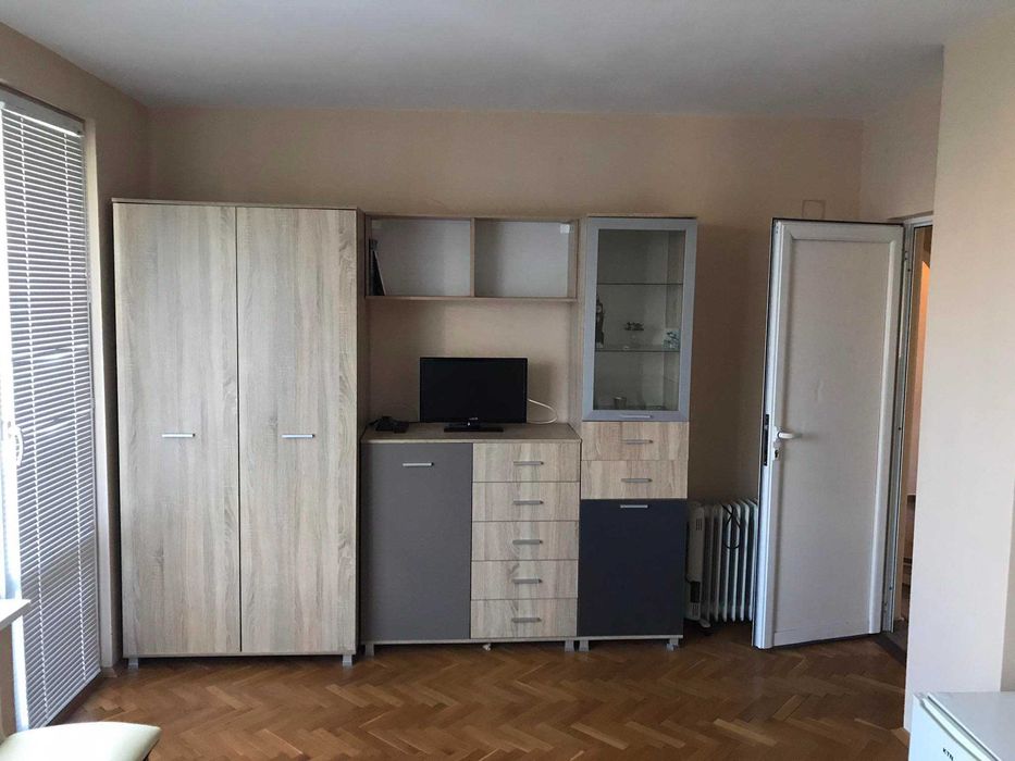 Тристаен апартамент в кв.Лазур