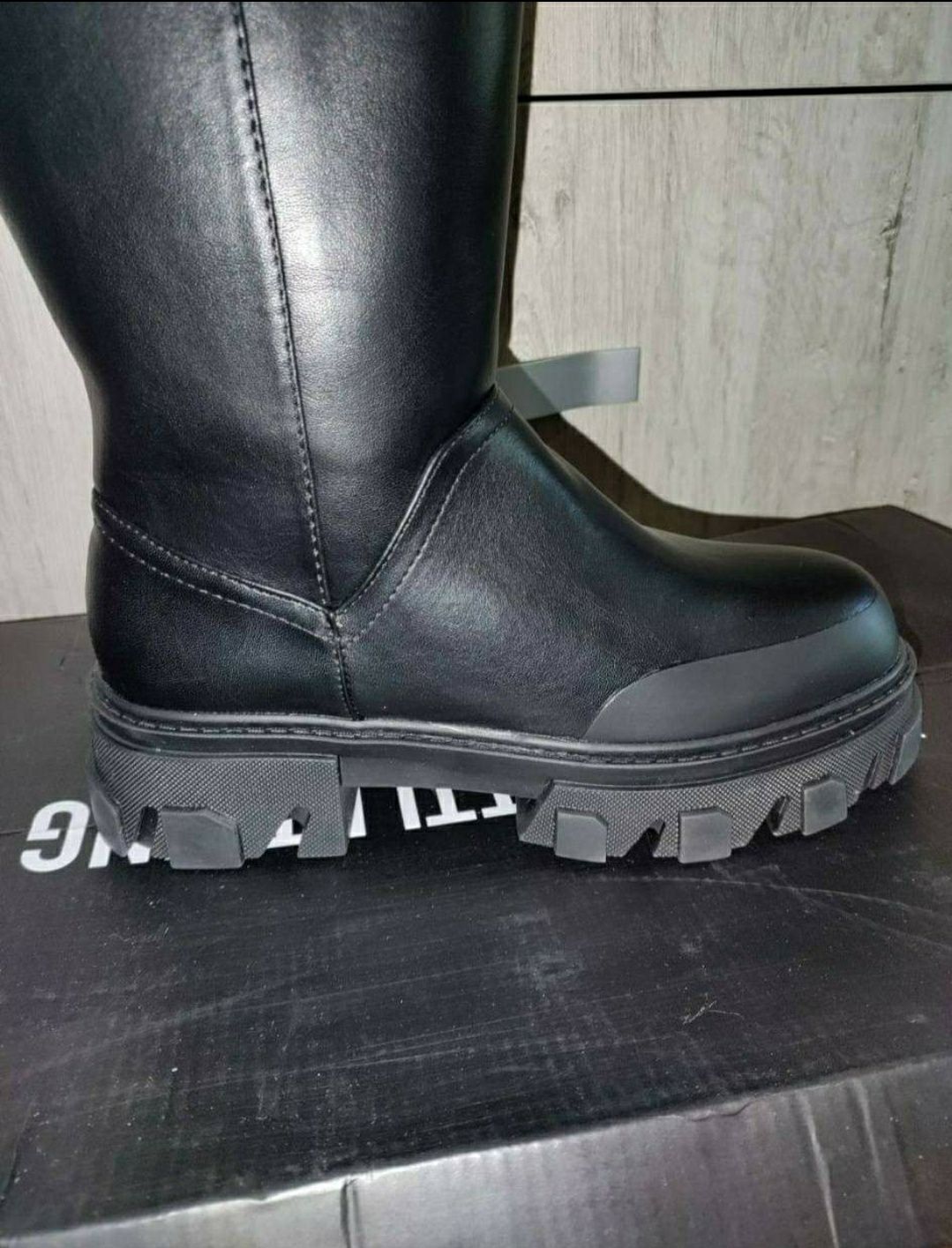 Нови дълги ботуши
