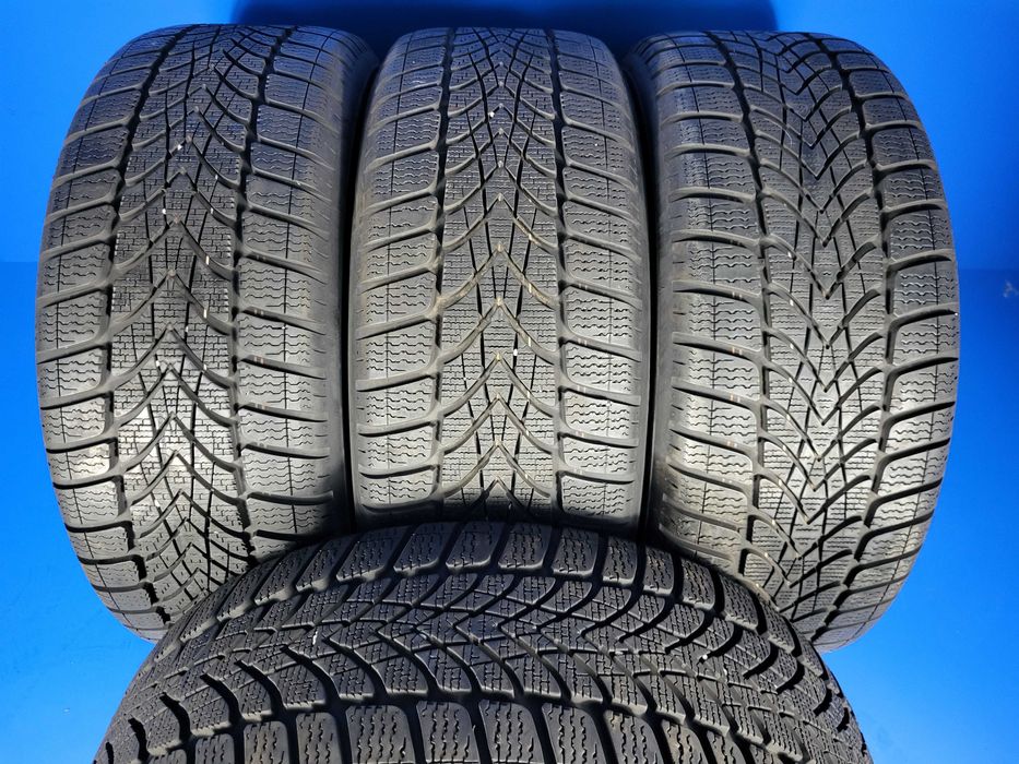 Vand set 4 anvelope ca Noi 225 50 17 Dunlop Sport 7mm  RFT