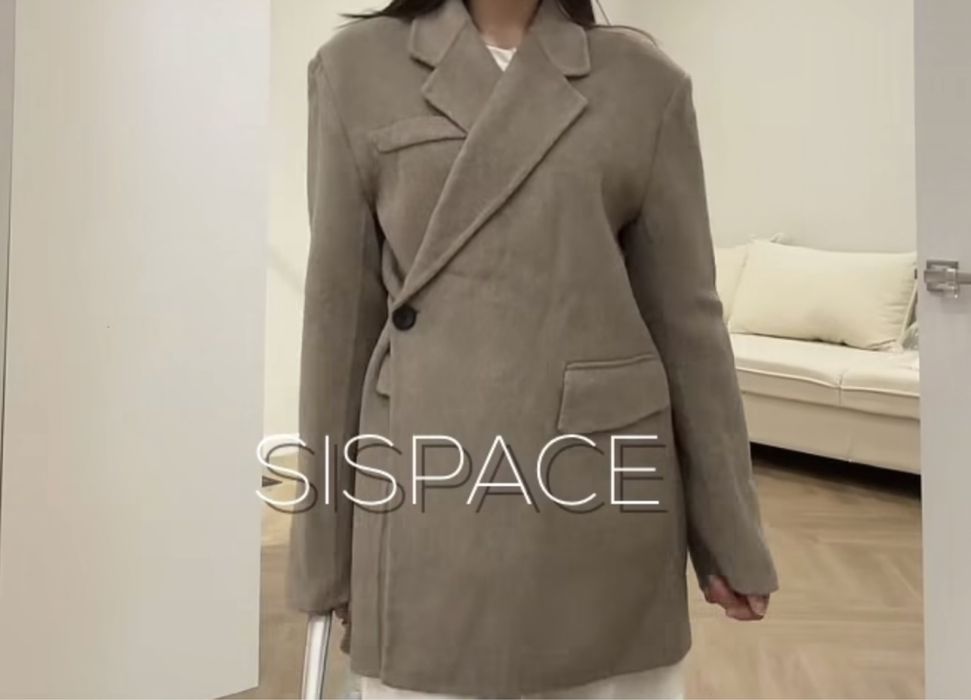 Продам пальто новое не подошел размер