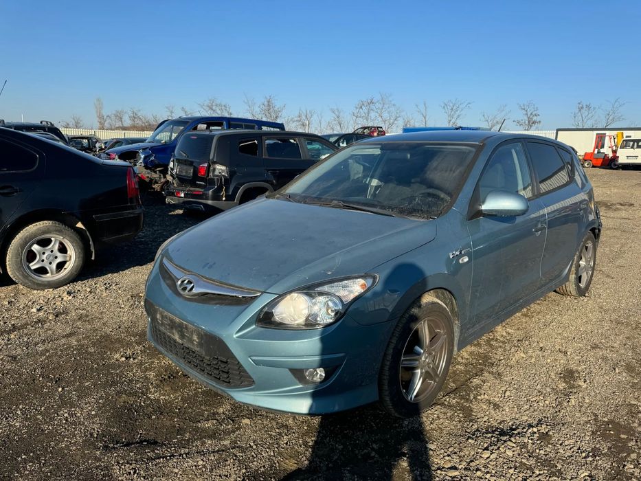 Dezmembram Hyundai i30 an fabr 2010 1.6 cdri