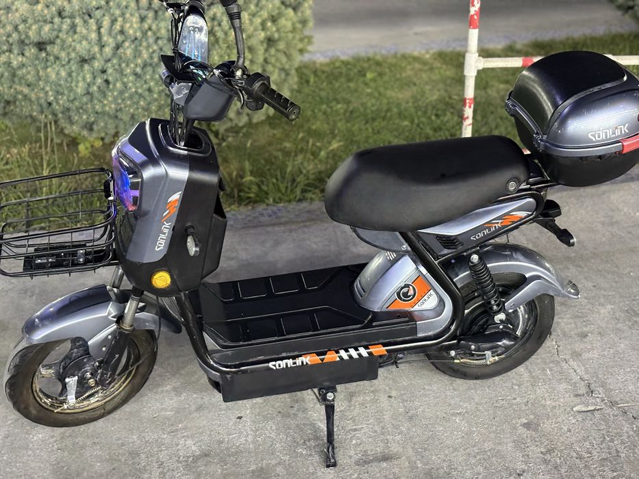 Skuter sroshni sotiladi