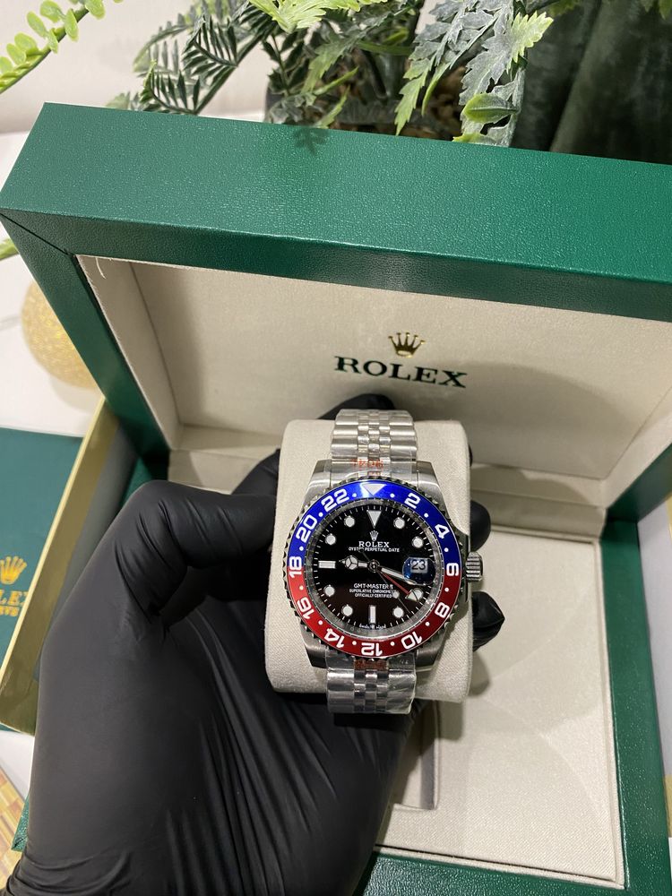 Rolex GMT MASTER II Pepsi “Date”