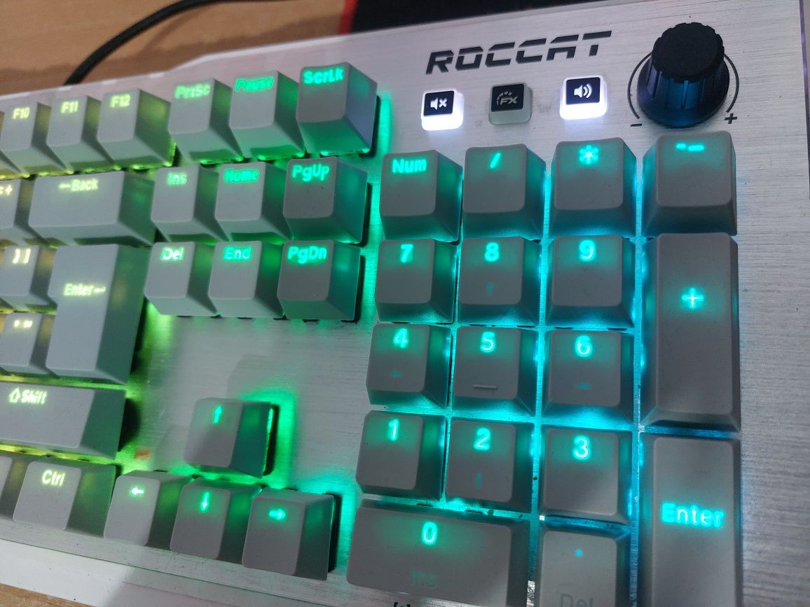 Tastatura Roccat vulcan 122