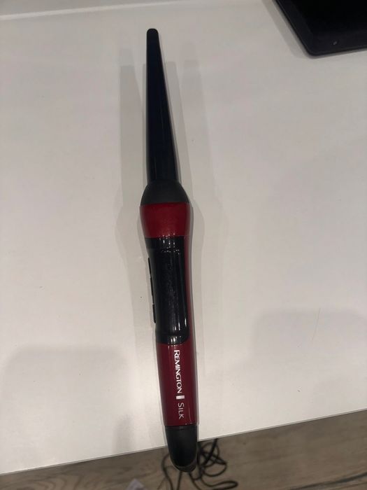 Конусовидна маша за коса Remington Silk Curling Wand