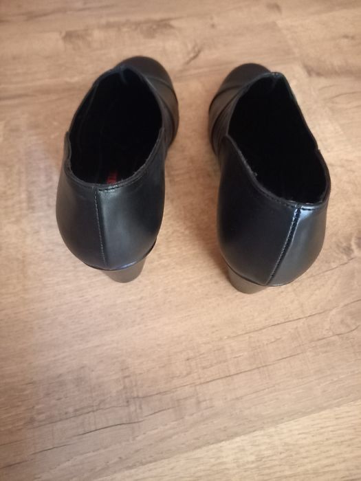 Дамси     обувки