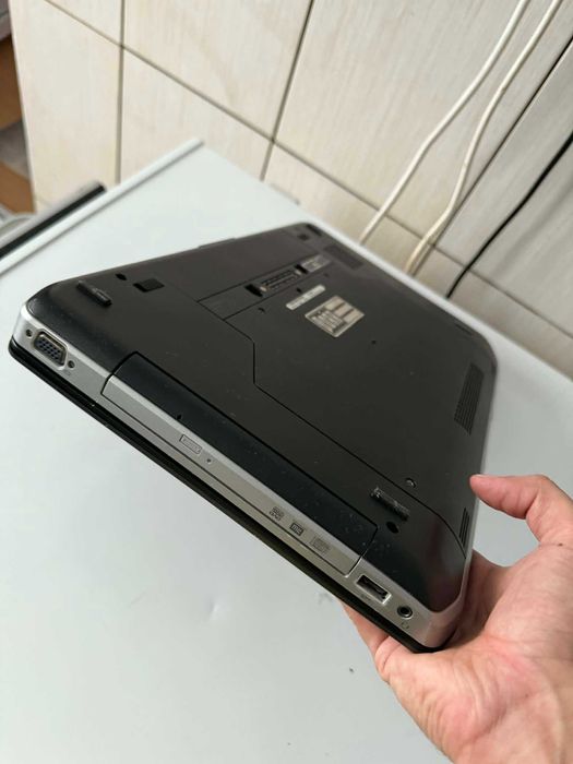 Vând laptop DELL Latitude E5520