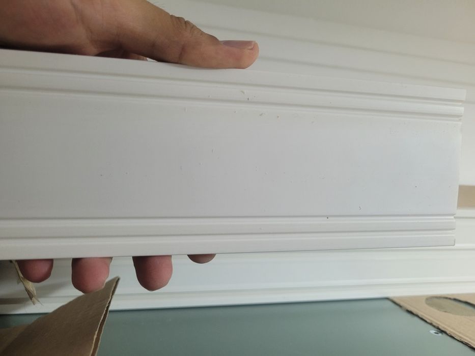 Продам Плинтус остатки полиуретановый