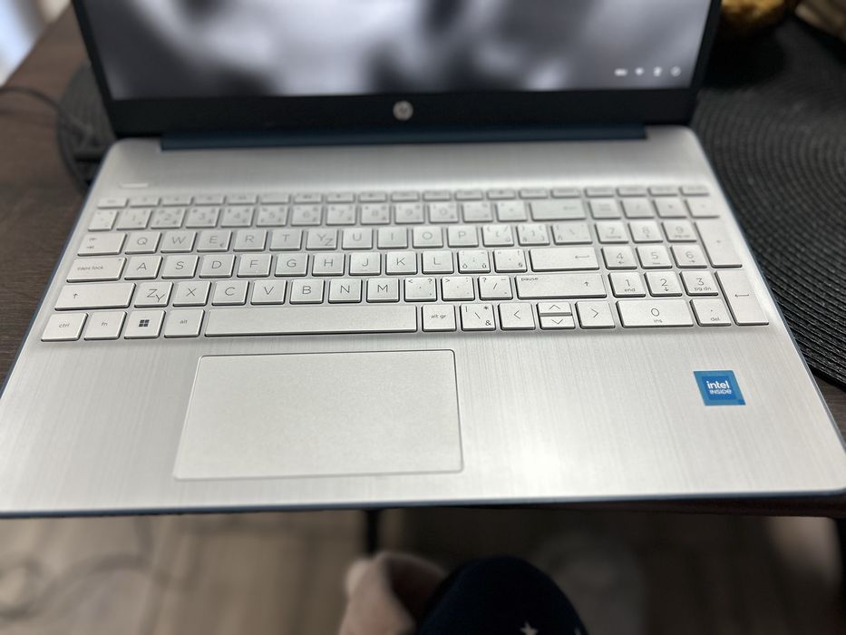Vând Laptop HP, model 15s-fq3620nc