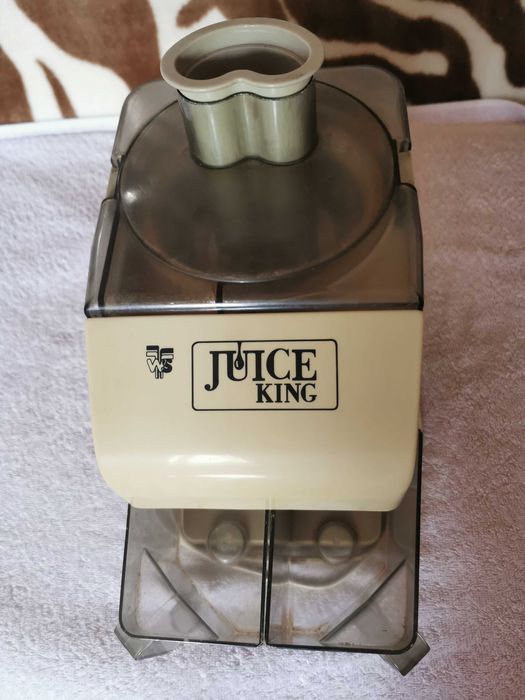 Storcator fructe centrifugal