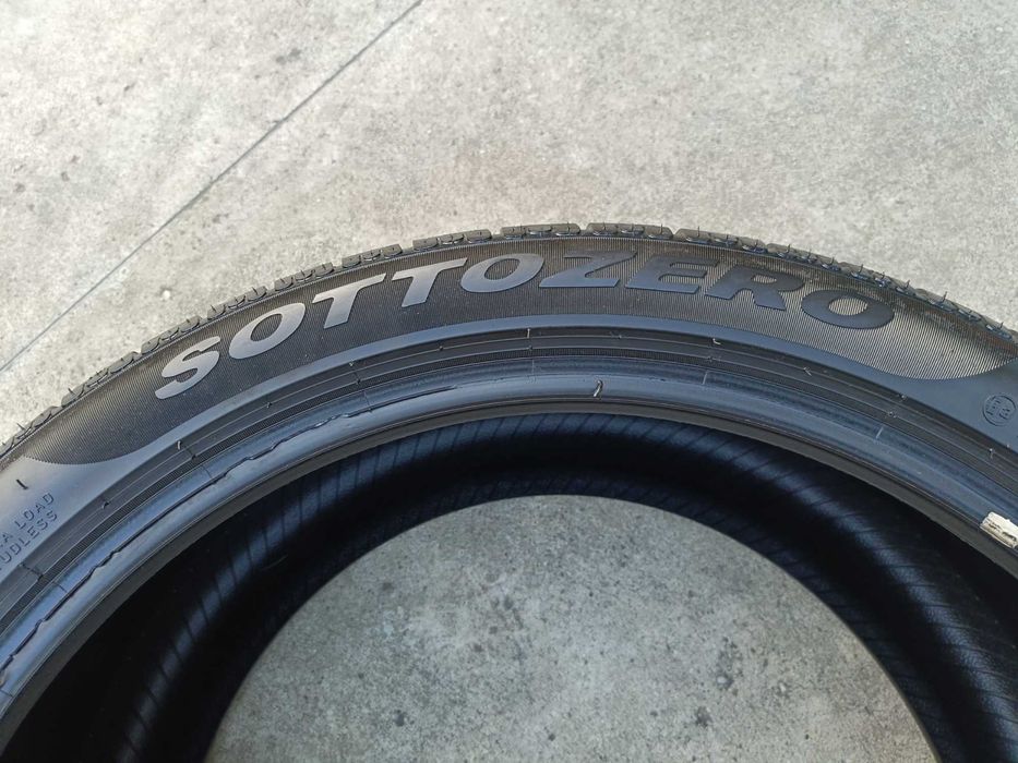 Doua anvelope iarna 285 35 20 pirelli sottozero 2 profil de 7,8 mm