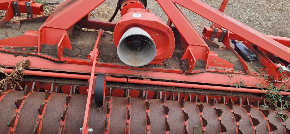 Grapa Rotativa Freza Kuhn Hr4504D