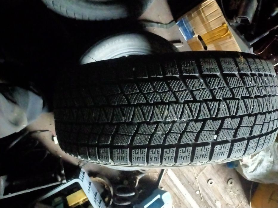 Продаю шины зимние 225/55r17