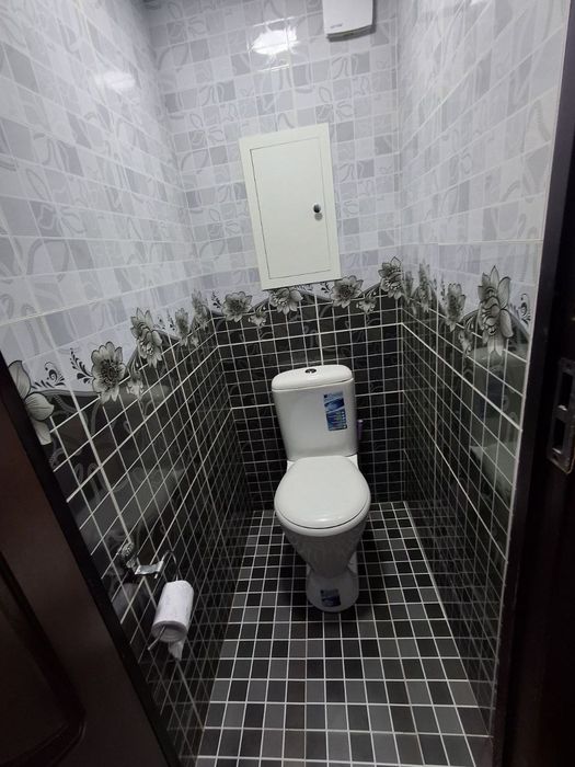 Продаю свою  2/4/4переделаную в 3х учтепа 21квартал стоянка возле дома