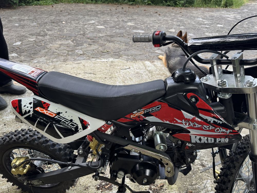 motocicleta motocross KXD