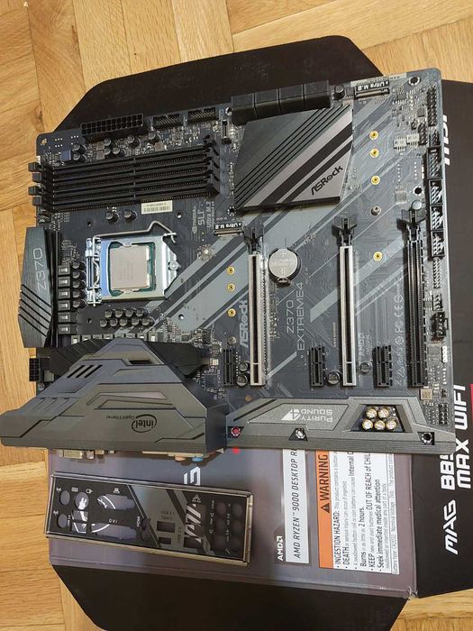 Intel Core i7 9700K + AsRock Z370 Extreme4