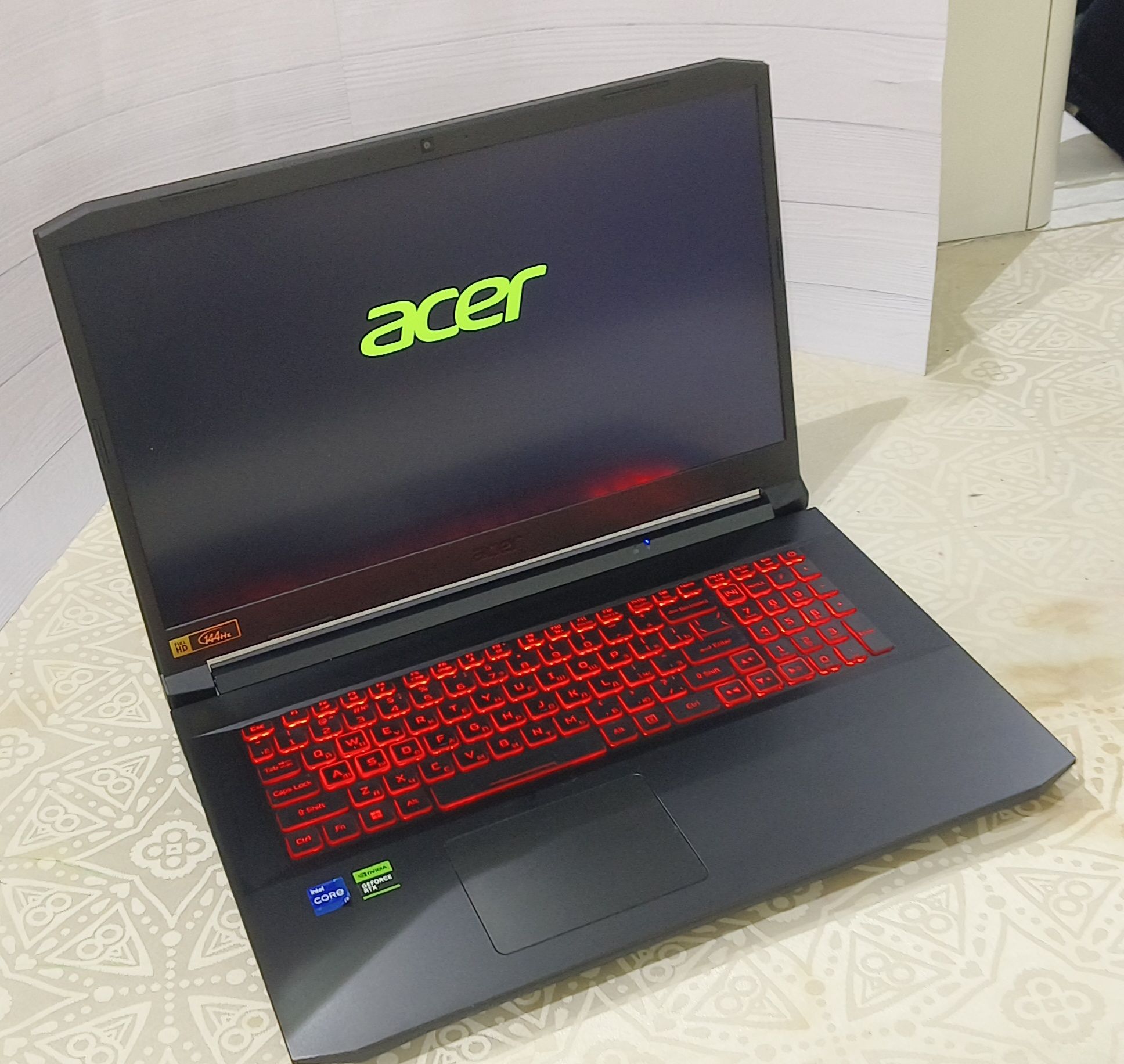 Aser Nitro core i7 17.3 full HD