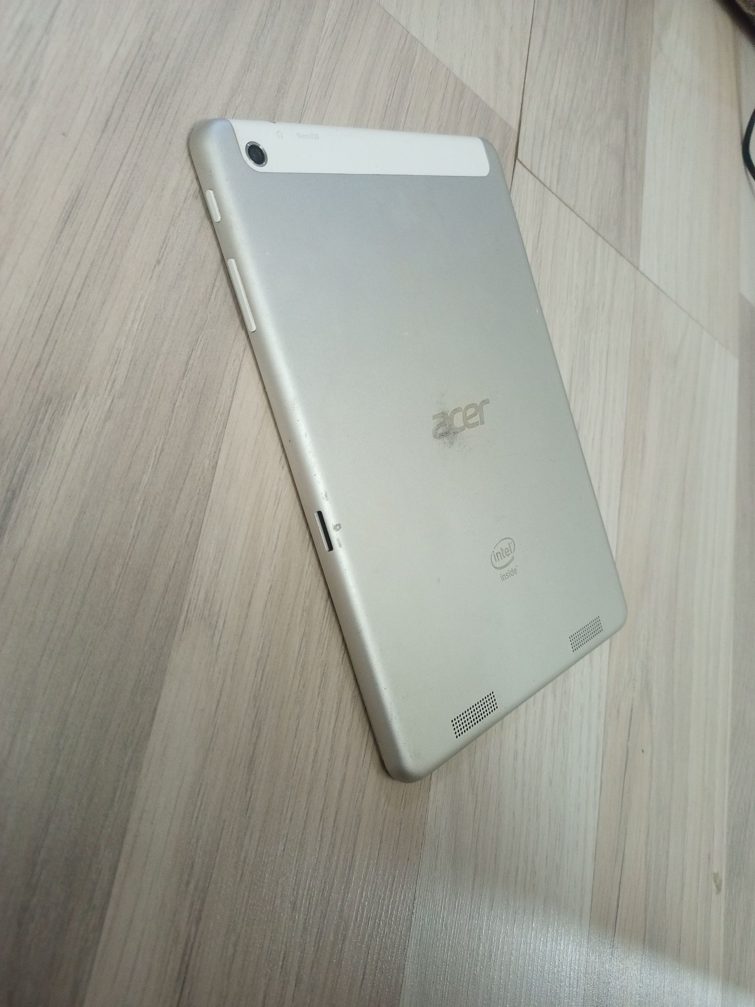 Планшет Acer iconia a1-830