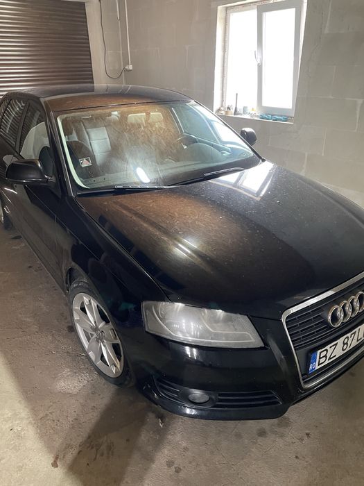 Audi A3.