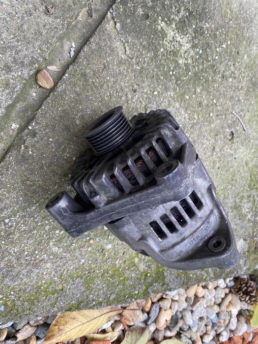 Alternator BMW E90 320d N47 (177CP) – Valeo 14V 180A, original