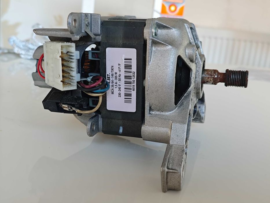 Vand motor masina de spalat Whirlpool cu 6 pini