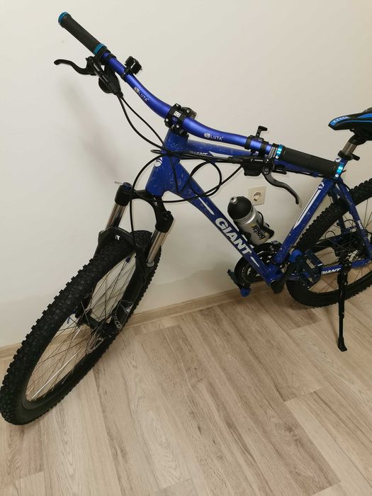 Bicicleta mountain bike cu suspensie