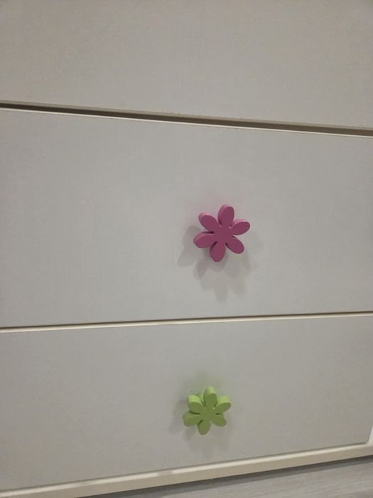 Мебелни дръжки цветя