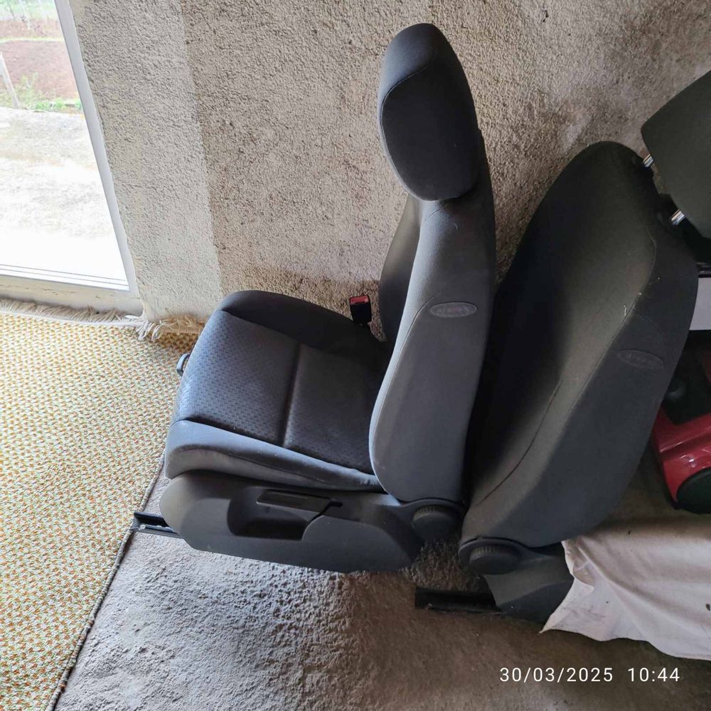 Продавам седалки за VW Touran