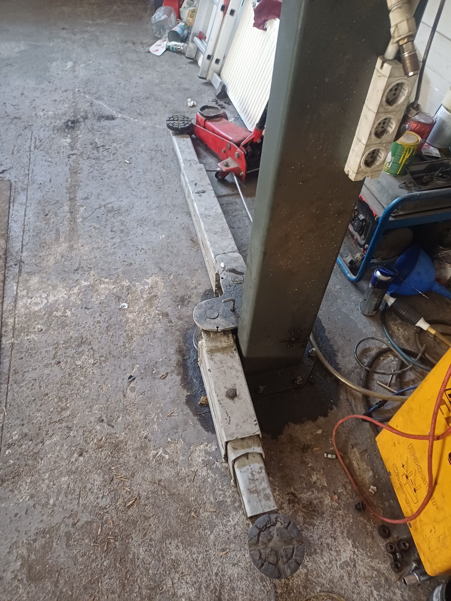 Vând elevator auto Space 380 doua motoare