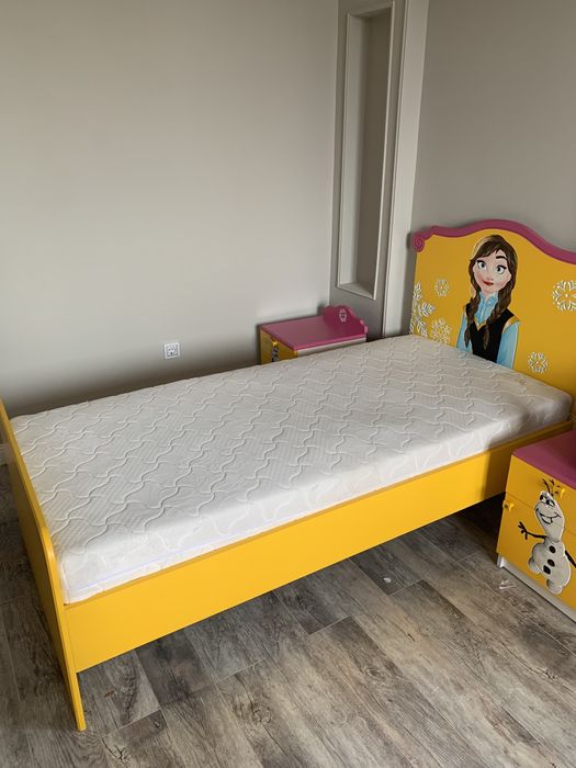 Детская кровать с матрасом
